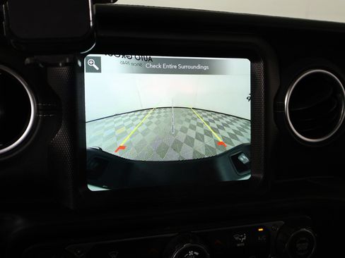Used 2022 Jeep Gladiator Overland w/ Popular Equipment Package AWD/4WD image 6