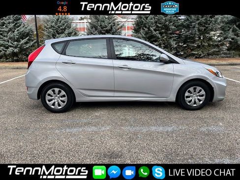 Used 2017 Hyundai Accent SE image 2