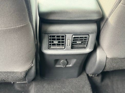 Used 2022 Toyota RAV4 LE AWD/4WD image 25