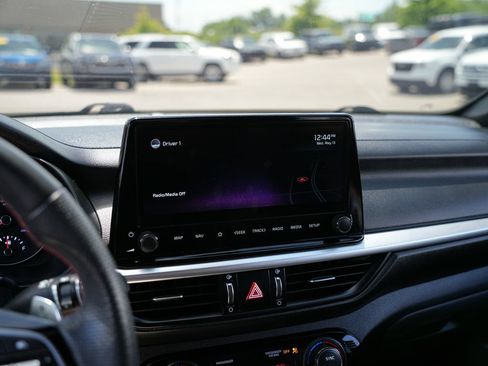 Used 2022 Kia Forte GT FWD image 9