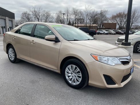 Used 2012 Toyota Camry LE image 10