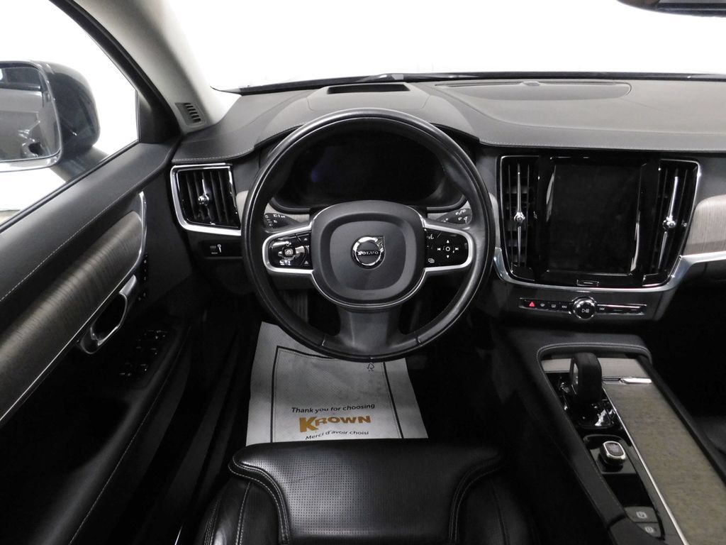Used 2022 Volvo V90 B6 Cross Country AWD/4WD image 29