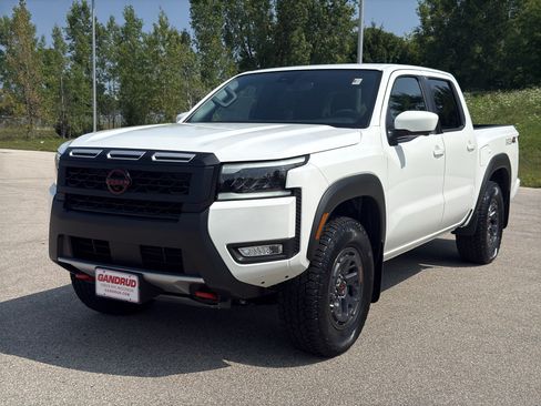 New 2026 Nissan Frontier PRO-4X w/ Pro Premium Package AWD/4WD image 2