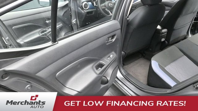 Used 2025 Nissan Versa SV FWD image 11