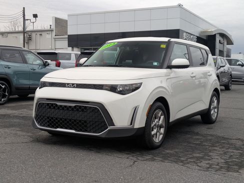Used 2023 Kia Soul S image 3