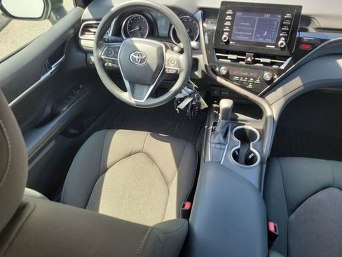 Used 2022 Toyota Camry LE FWD image 13