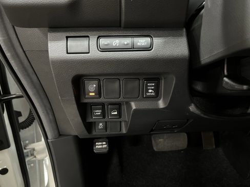 Used 2025 Nissan Frontier S w/ S Utility Package AWD/4WD image 25
