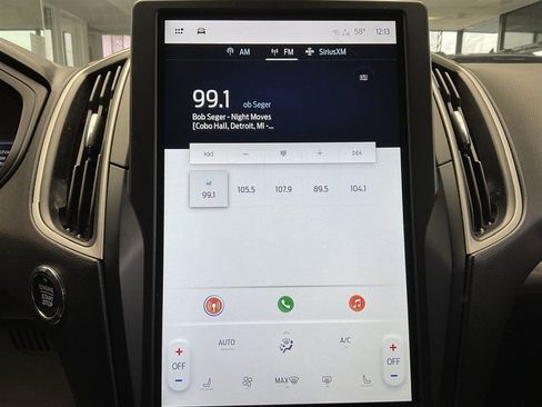 Used 2023 Ford Edge SEL image 19