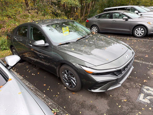 Used 2024 Hyundai Elantra SEL FWD image 18