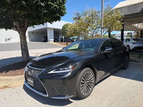 Certified 2024 Lexus LS 500 AWD w/ Luxury Package image 15