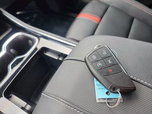 Used 2025 Chevrolet Traverse RS AWD/4WD image 51