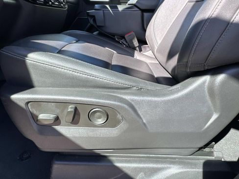 Used 2025 GMC Sierra 1500 SLT image 17