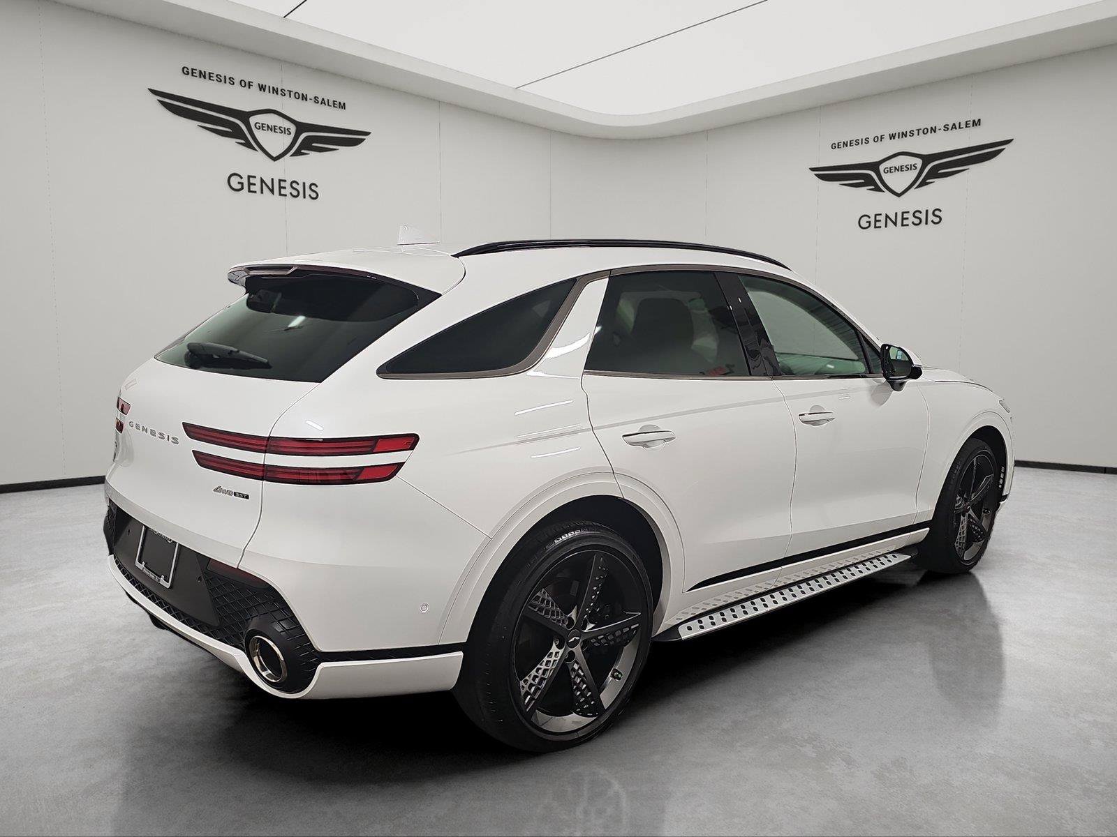 Used 2025 Genesis GV70 3.5T Sport w/ Sport Advanced Package AWD/4WD image 5