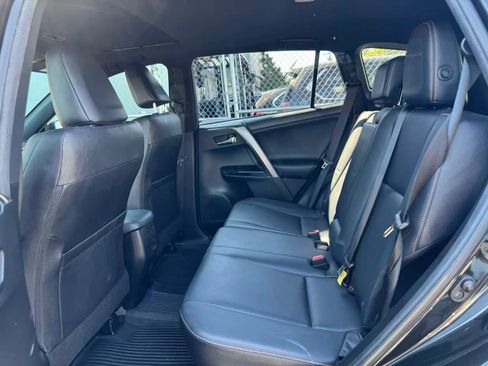 Used 2016 Toyota RAV4 SE image 14