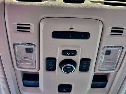 Used 2021 GMC Yukon XL Denali w/ Denali Premium Package image 20