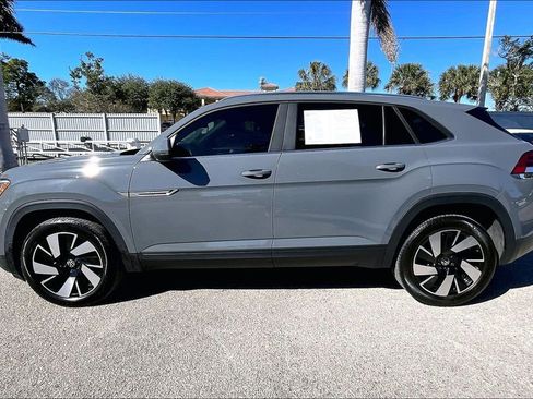 Certified 2024 Volkswagen Atlas Cross Sport SE image 8