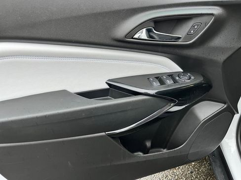 Used 2025 Chevrolet Trax LT image 20