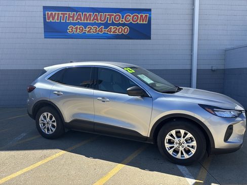 Used 2023 Ford Escape Active AWD/4WD image 2