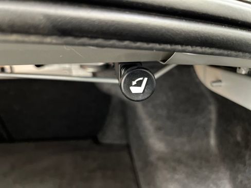 Used 2025 Nissan Altima 2.5 SV FWD image 35