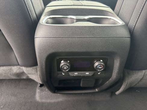 New 2026 Chevrolet Traverse RS image 16