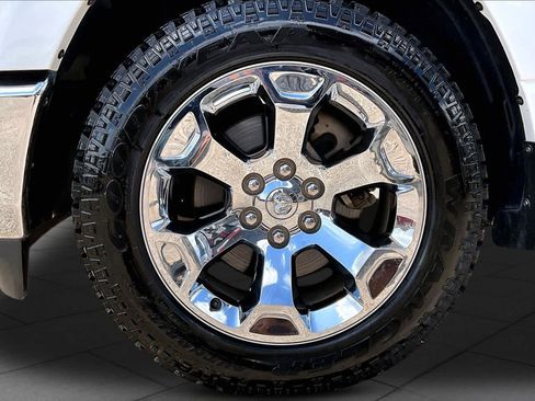 Used 2019 RAM 1500 Big Horn RWD image 15
