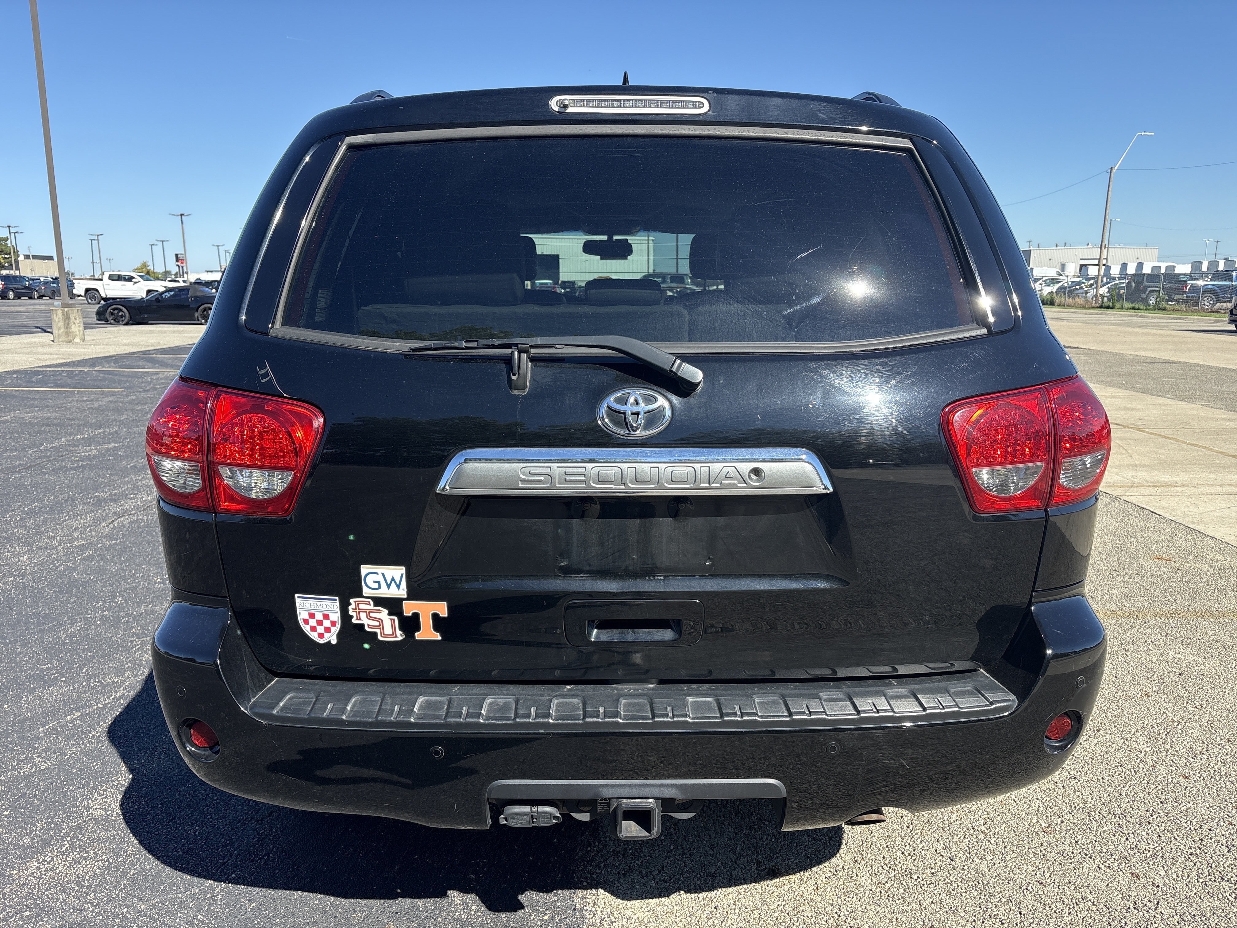 Used 2017 Toyota Sequoia Platinum AWD/4WD image 4