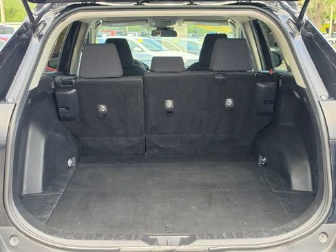 Used 2021 Toyota RAV4 LE FWD image 11