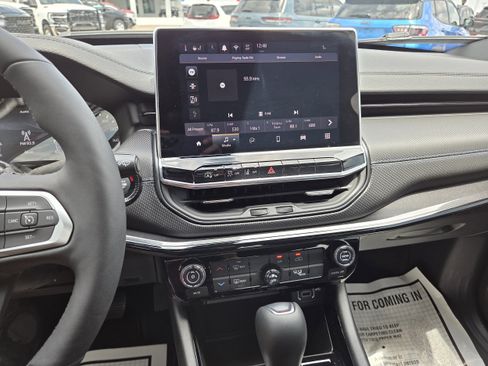 New 2026 Jeep Compass Latitude image 33