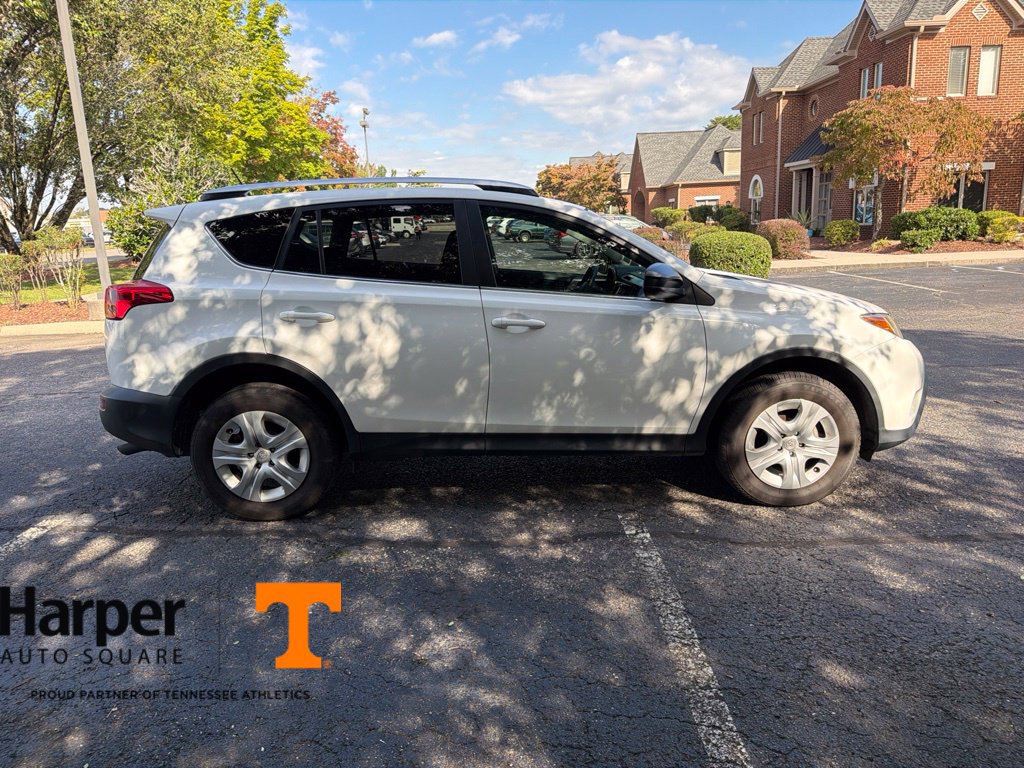 Used 2015 Toyota RAV4 LE FWD image 5