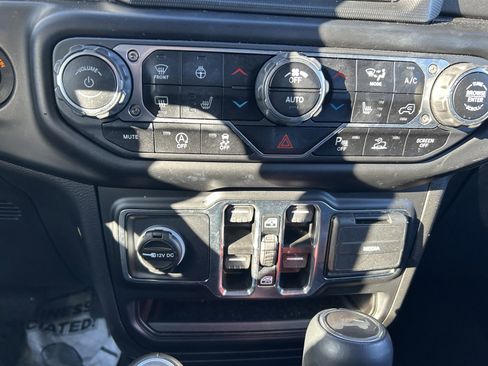 Used 2022 Jeep Wrangler Unlimited Sahara w/ Cold Weather Group image 29