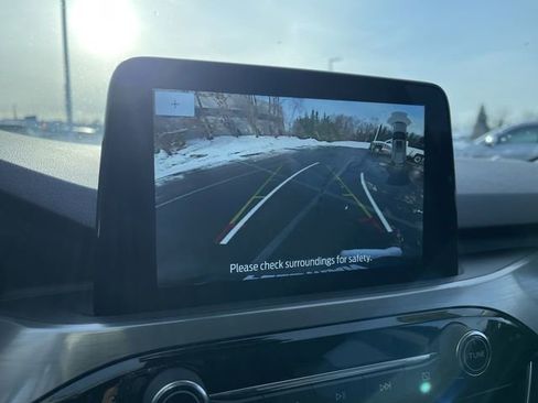 Used 2022 Ford Escape Titanium w/ Class II Trailer Tow Package image 16