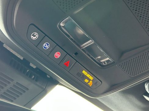 Used 2025 Chevrolet Equinox LT w/ Safety and Technology Package FWD image 19