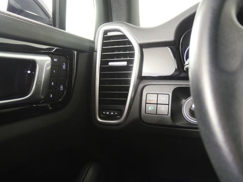 Used 2023 Porsche Cayenne image 21