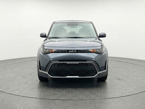 Used 2025 Kia Soul LX w/ LX Technology Package image 2