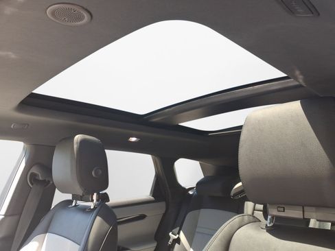 Used 2026 Land Rover Range Rover Evoque Dynamic SE image 13