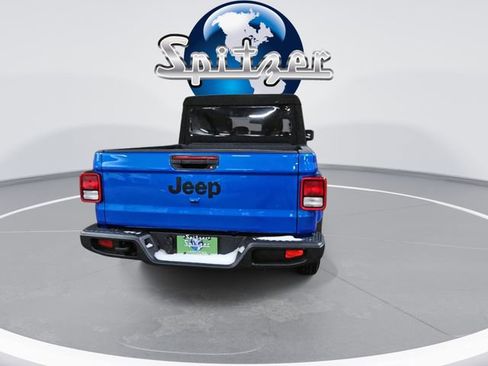 Used 2024 Jeep Gladiator Sport image 7