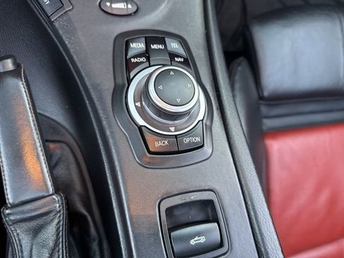 Used 2013 BMW M3 Convertible RWD image 38