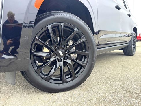 Used 2024 Cadillac Escalade ESV Sport Platinum w/ LPO, ONYX Package image 2