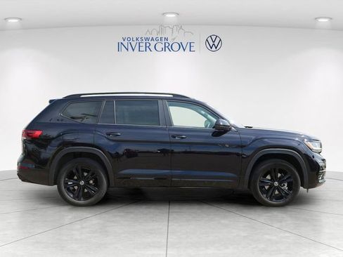 Certified 2023 Volkswagen Atlas SEL R-Line AWD/4WD image 8
