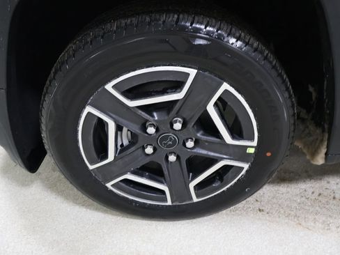 New 2026 Jeep Cherokee Laredo image 8