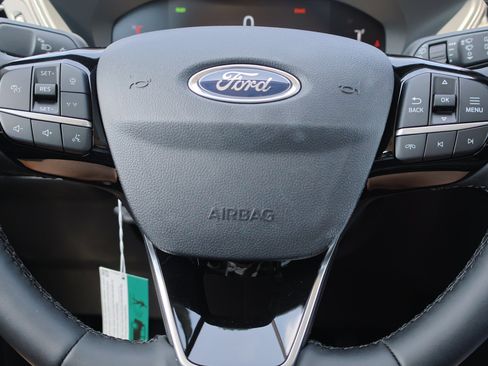 New 2025 Ford Escape SE image 22