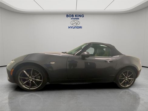 Used 2016 MAZDA MX-5 Miata Grand Touring RWD image 2