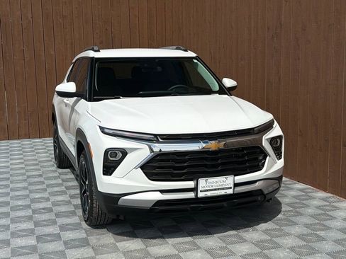 Used 2024 Chevrolet TrailBlazer LT w/ Driver Confidence Package FWD image 10