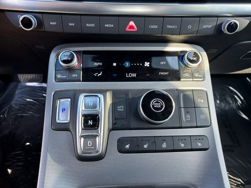 Used 2024 Hyundai Palisade Calligraphy image 11