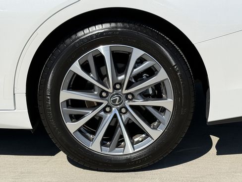 Certified 2025 Lexus ES 350 FWD image 15