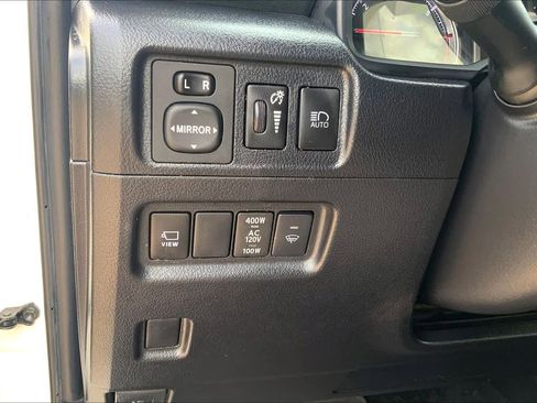 Used 2022 Toyota 4Runner TRD Off-Road Premium AWD/4WD image 32