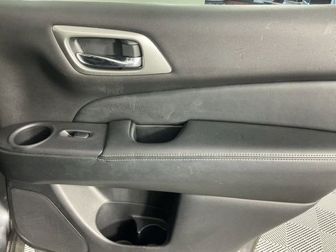 Used 2017 Nissan Pathfinder SL w/ SL Premium Package image 10