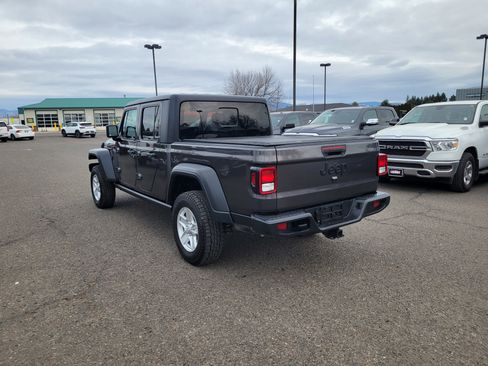 Used 2020 Jeep Gladiator Sport w/ Quick Order Package 24S image 11