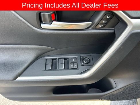 Used 2019 Toyota RAV4 XLE Premium w/ Cold Weather Package AWD/4WD image 4