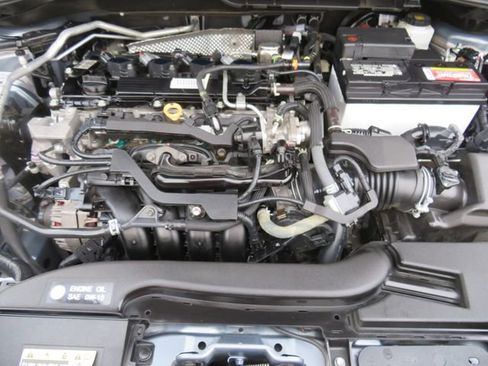 Certified 2022 Toyota Corolla Cross LE image 36